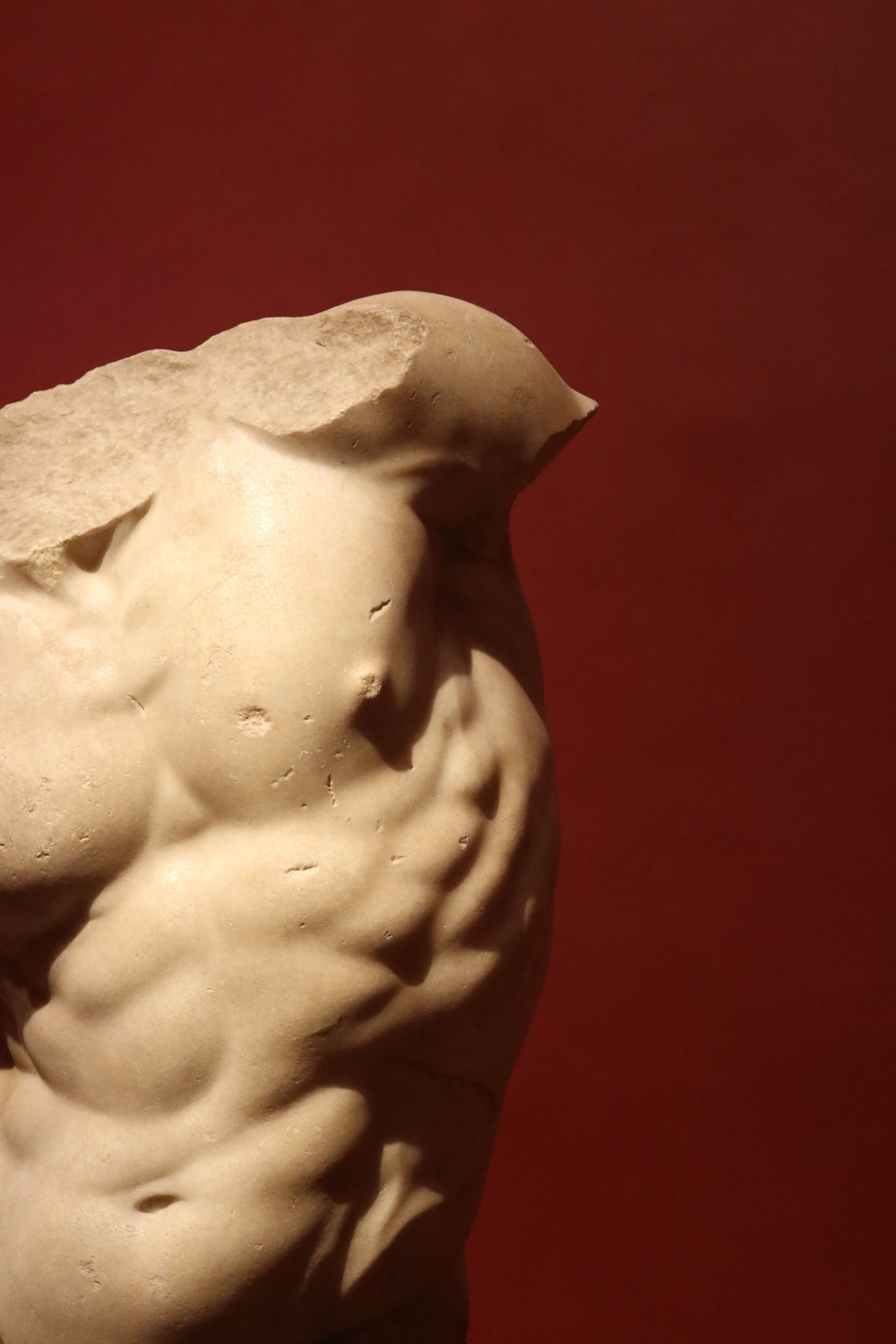 Sculpture antique d'un torse en marbre